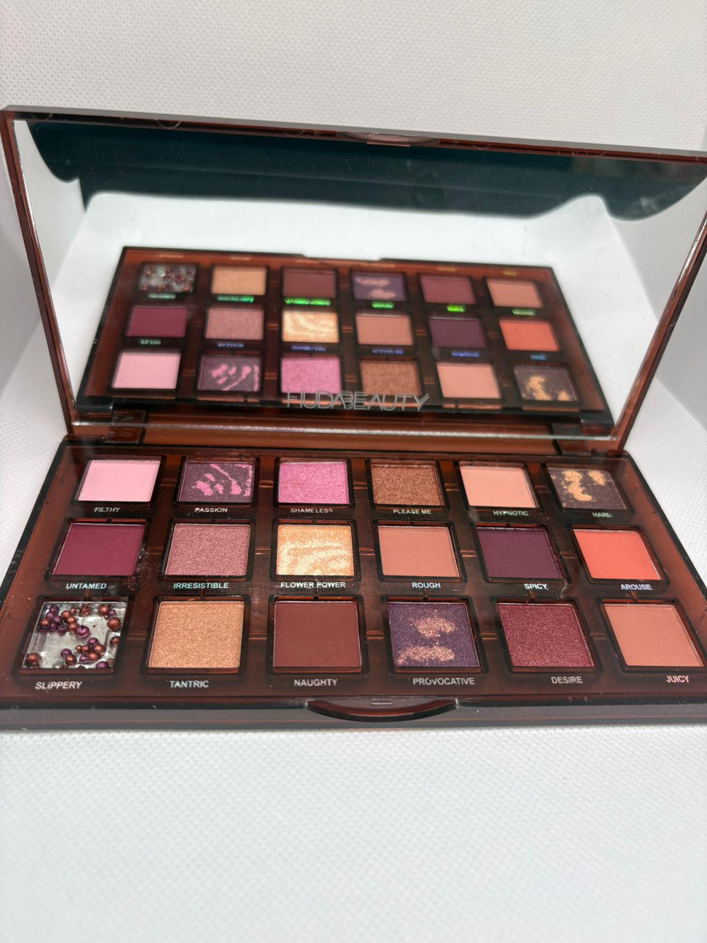 PALETTE HUDA BEAUTY NAUGHTY