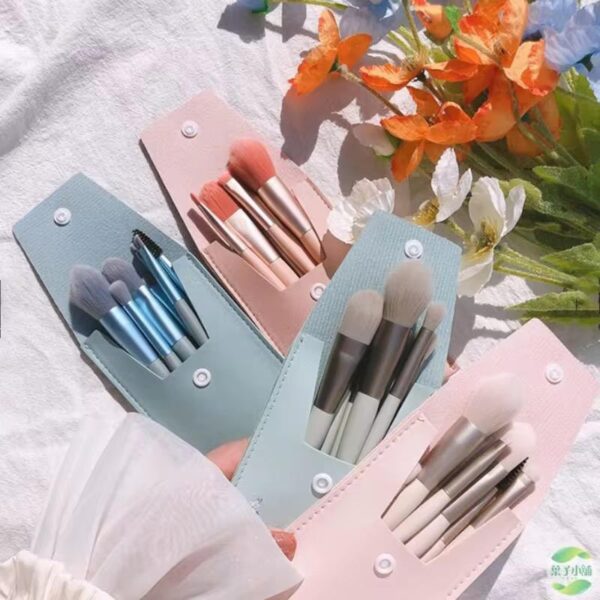 SET PENNELLI VISO DA 8 PEZZI